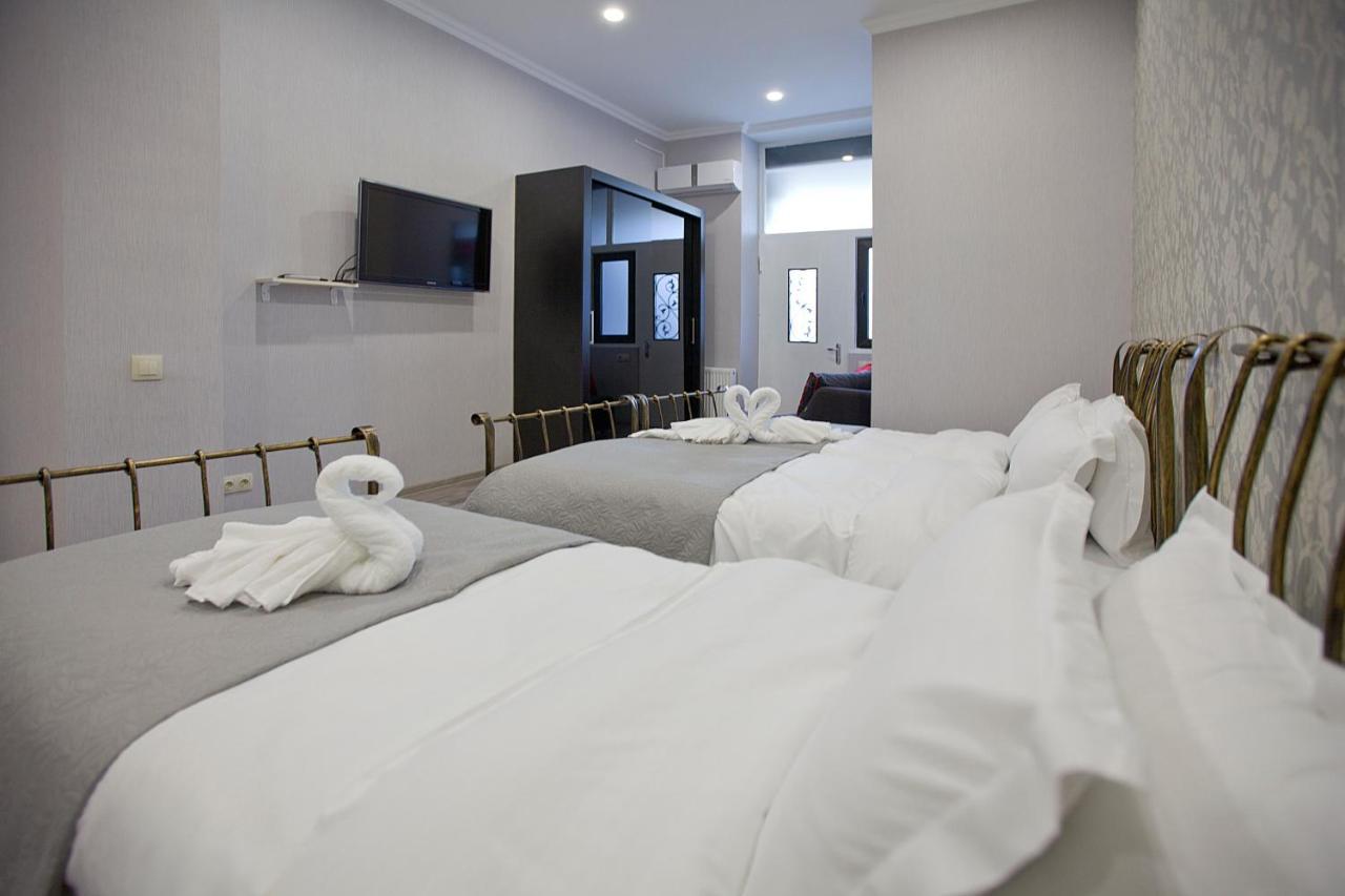 Metekhi Corner Apartments Tbilisi ภายนอก รูปภาพ