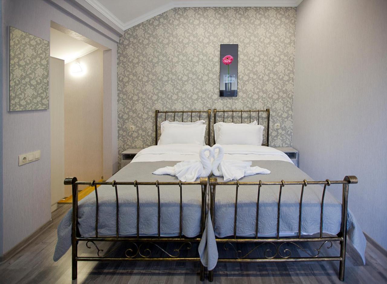 Metekhi Corner Apartments Tbilisi ภายนอก รูปภาพ