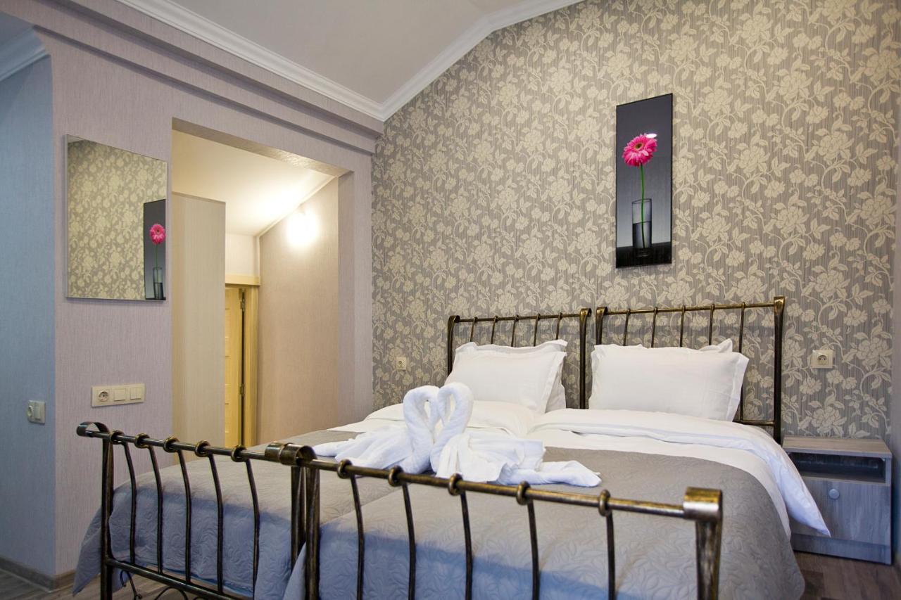 Metekhi Corner Apartments Tbilisi ภายนอก รูปภาพ